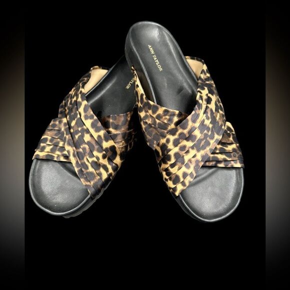 Ann Taylor comfortable and fashionable leopard print criss cross slides size 7M - Picture 1 of 12